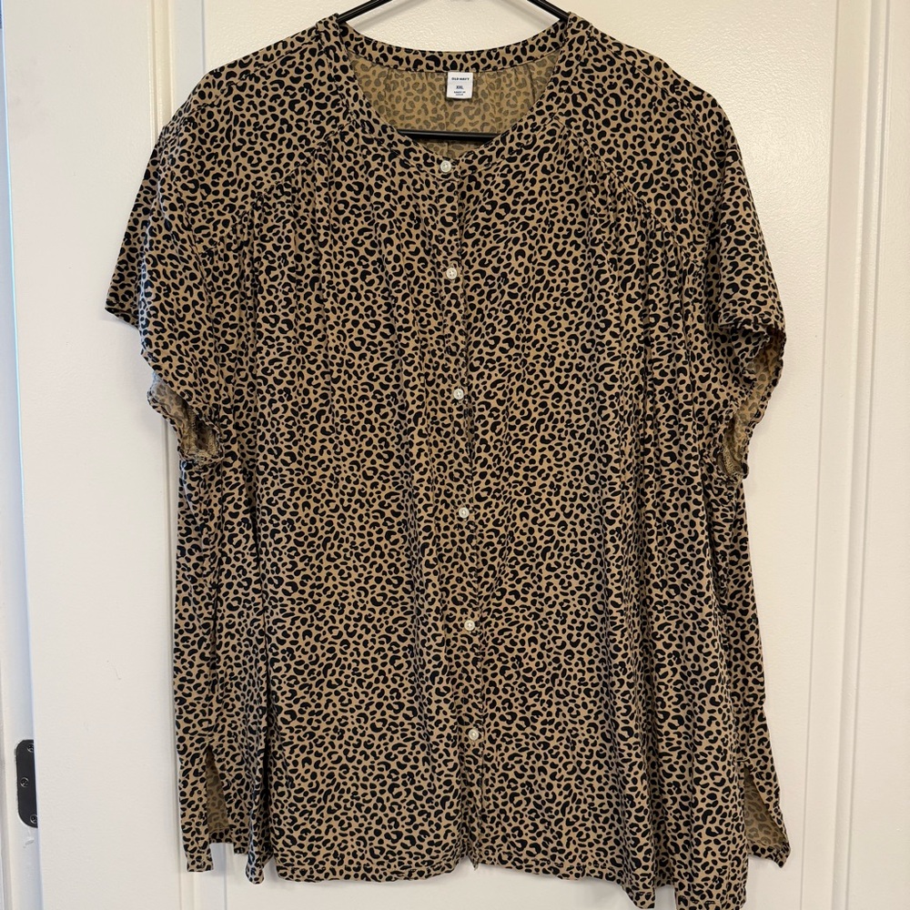 Old Navy Tan and Black leopard Print short sleeve Button-Down Shirt, summertime